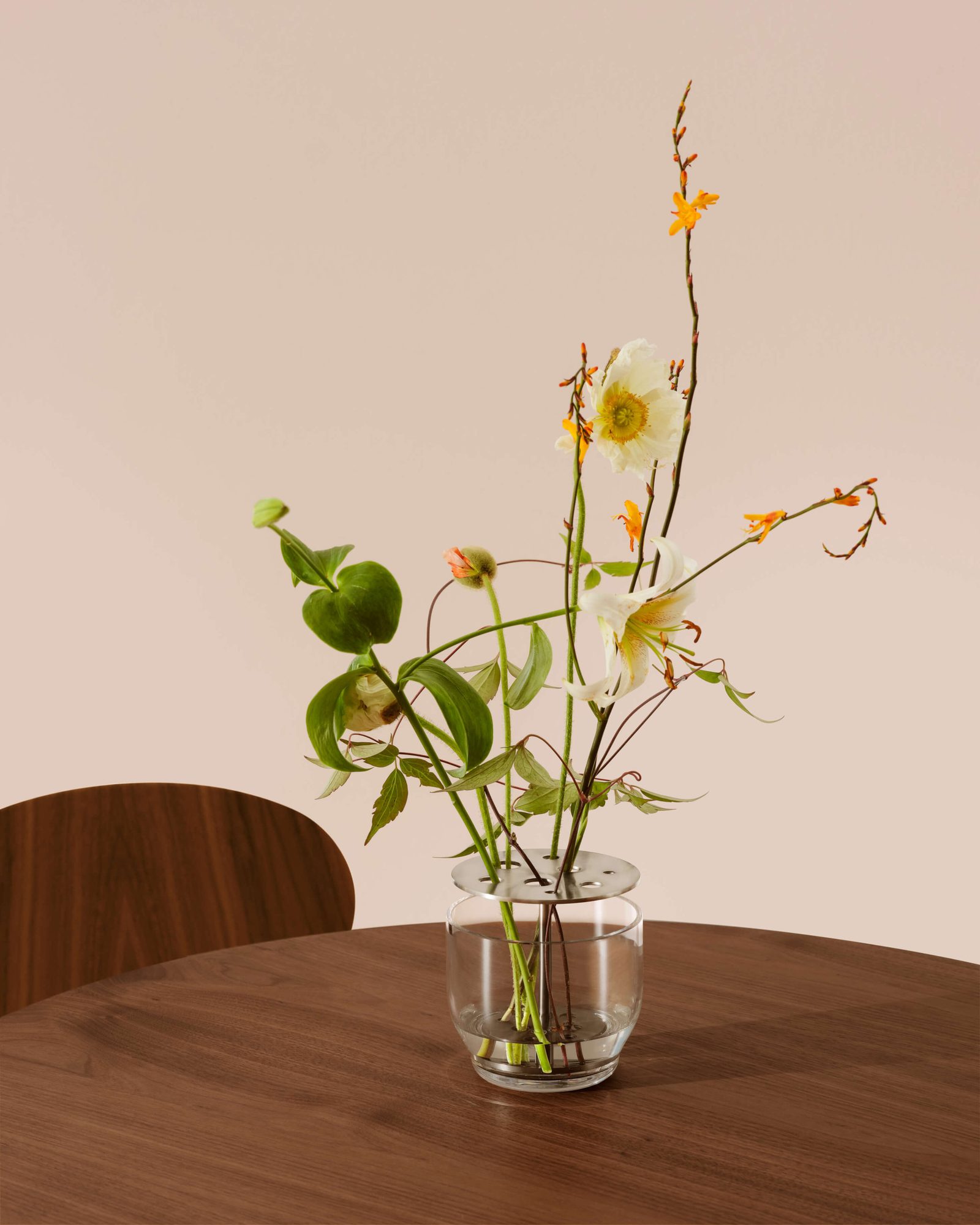 Vaso Ikebana pequeno em vidro e aço inoxidável