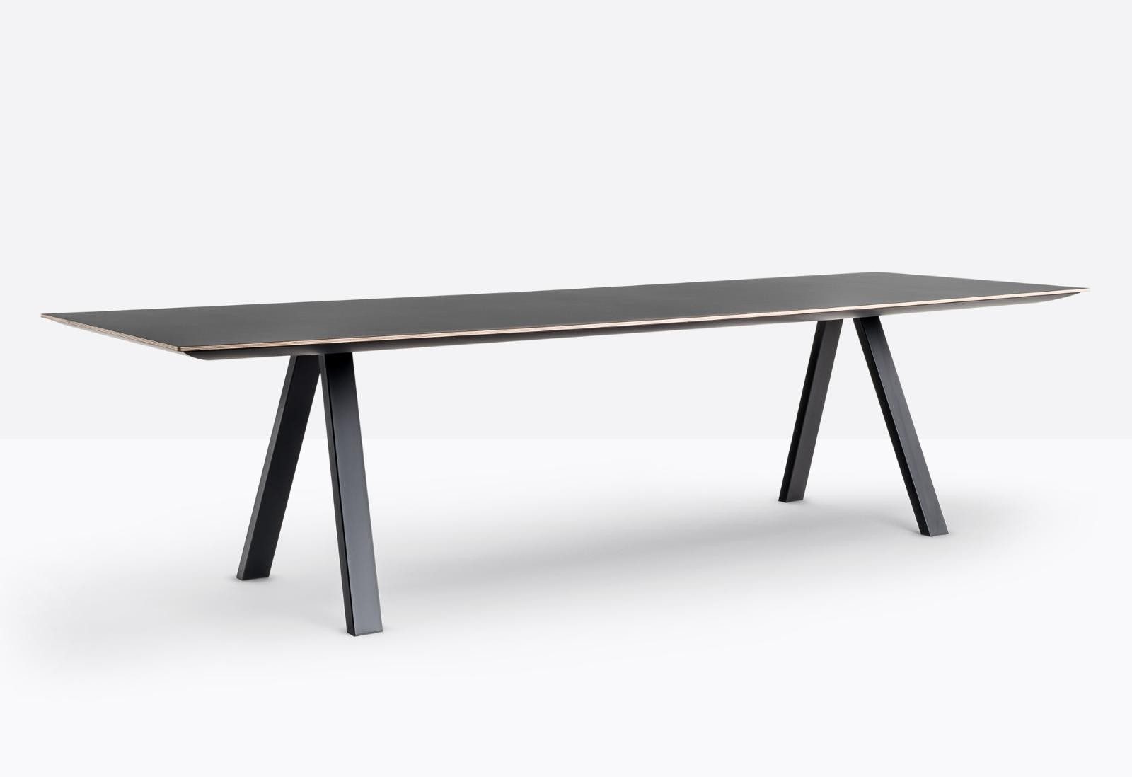 Mesa Arki-Table com tampo escuro e pernas pretas